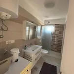 Ostanak kod kuće Lana Rab Town
