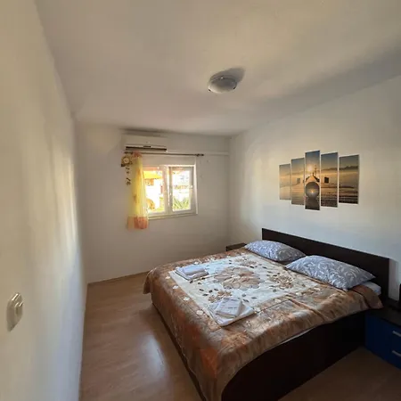 Ostanak kod kuće Lana