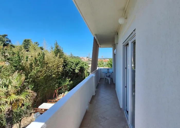 Gazde/Camere de închiriat Lana Rab Town