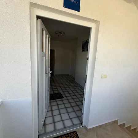 Space, Memories -lana Rab Gazde/Camere de închiriat Rab Town